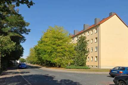 Wohnung zum Mieten in Halle 439,10 € 57.68 m²