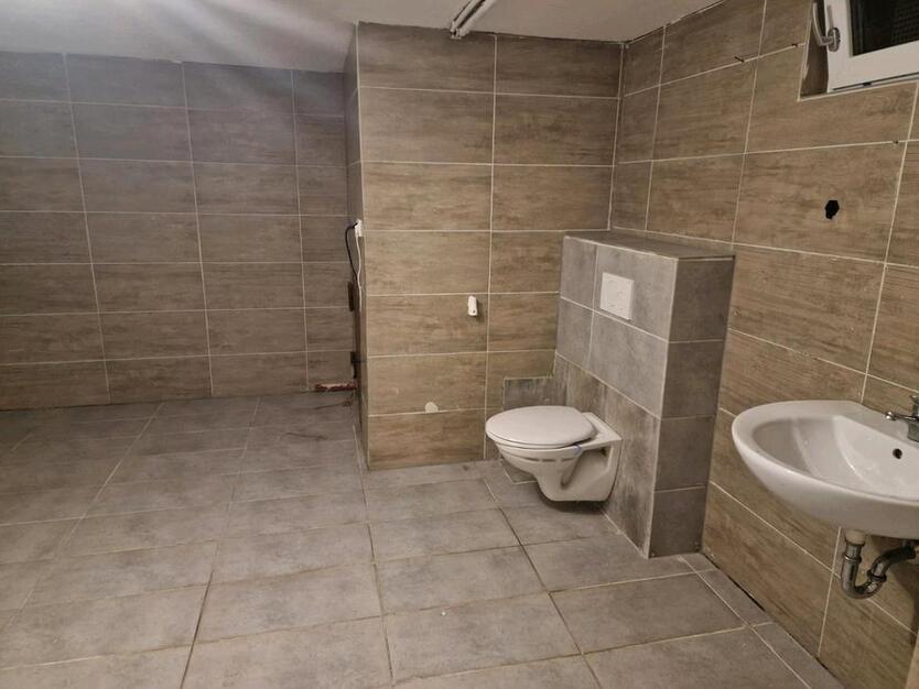 2 Zimmerwohnung zum vermieten zimmer