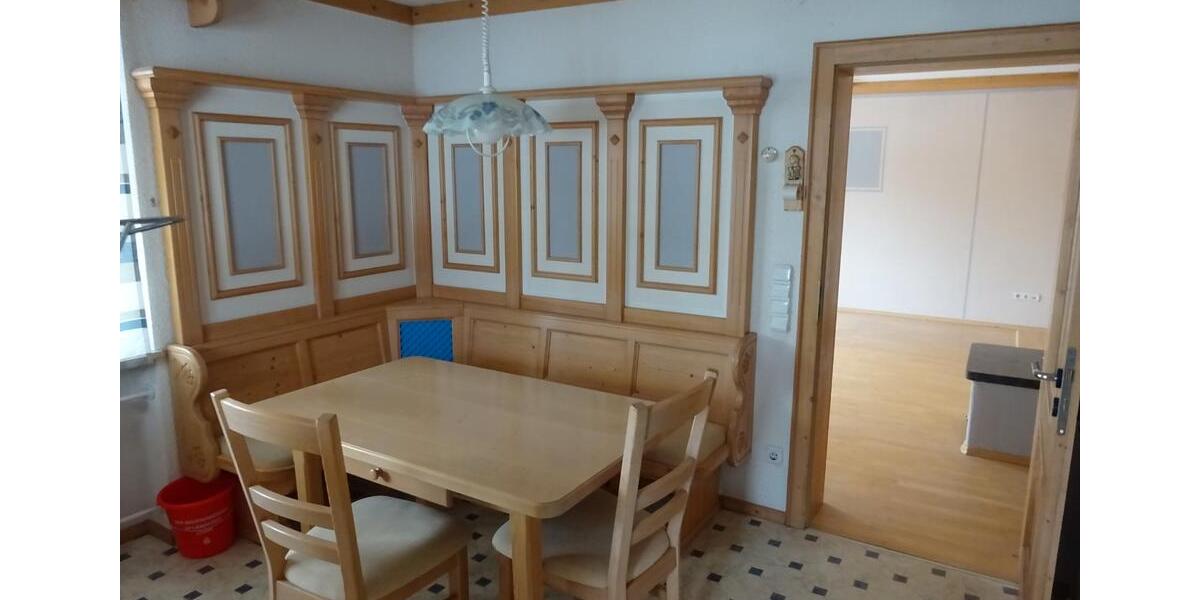 Erdgeschoßwohnung Runding - 3 Zimmer, 99 m&sup2;, 600&euro; | Angebot:26019963