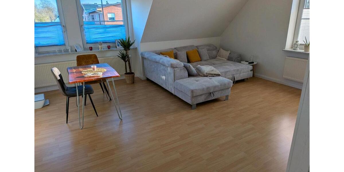 Dachgeschoßwohnung Weddingstedt - 3 Zimmer, 80 m&sup2;, 750&euro; | Angebot:26150564