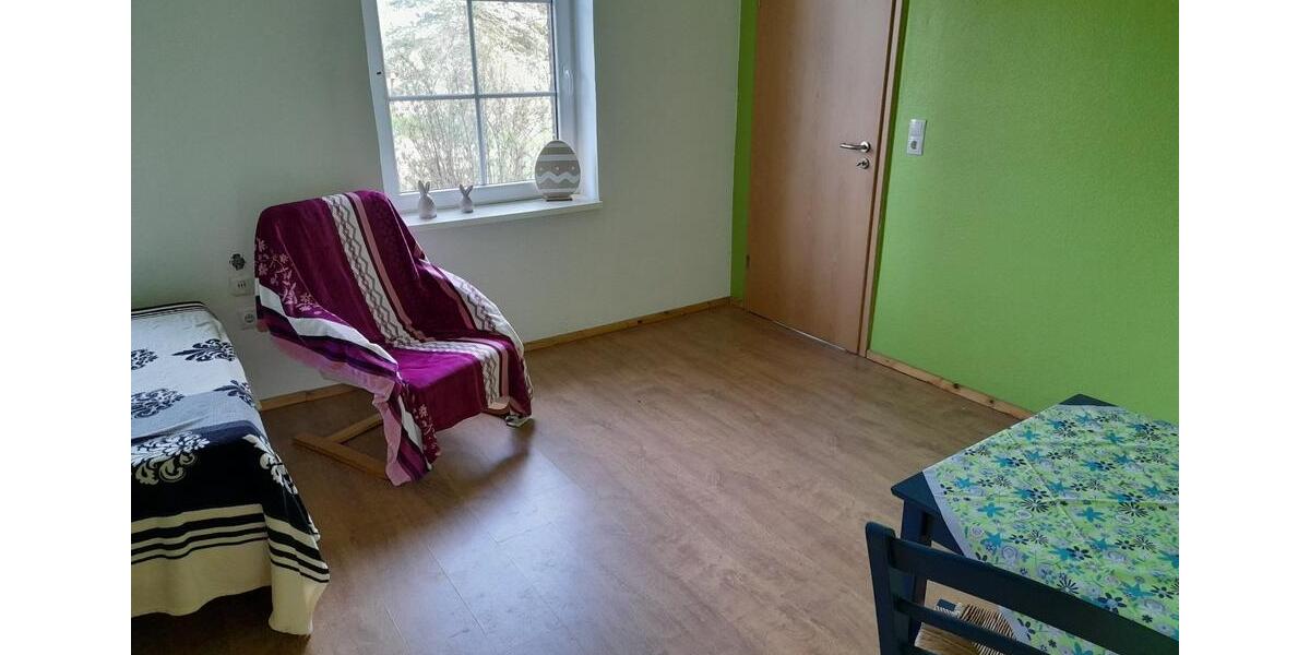 Erdgeschoßwohnung Lewitzrand - 1 Zimmer, 33 m&sup2;, 250&euro; | Angebot:22066242