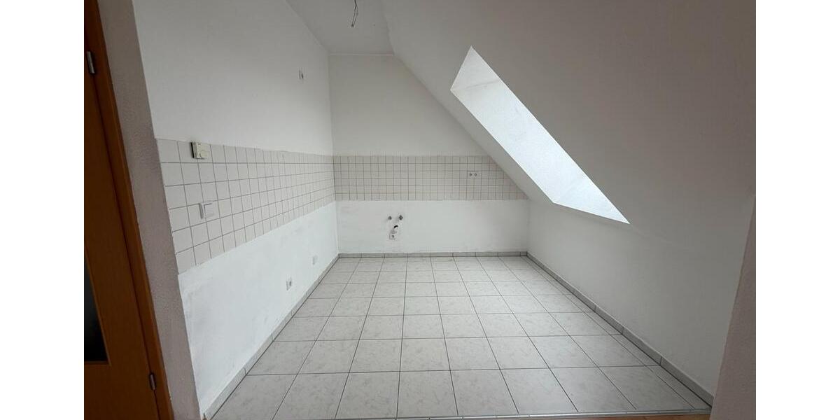 Dachgeschoßwohnung Merseburg - 3 Zimmer, 62 m&sup2;, 530&euro; | Angebot:26629518