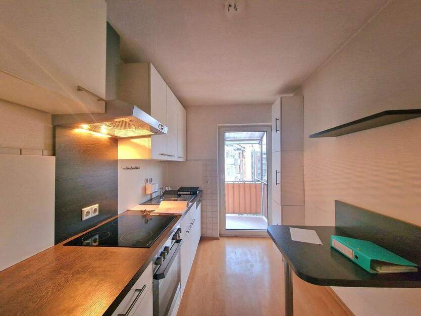 Ruhige Lage, schöne 2 Zimmer Wohnung mit Balkon im Niebelungenviertel 2 zimmer