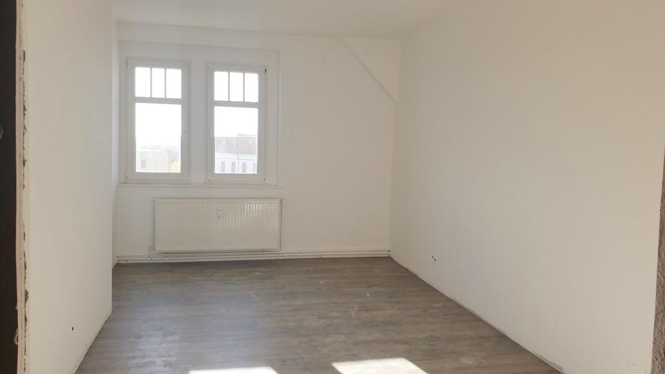 Dachgeschoßwohnung Artern - 3 Zimmer, 105 m&sup2;, 600&euro; | Angebot:21974663