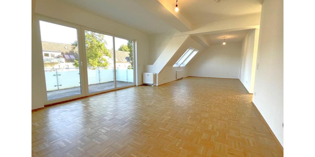 Dachgeschoßwohnung Essen Stadtbezirk IV - 3 Zimmer, 101 m&sup2;, 1.050&euro; | Angebot:25271147