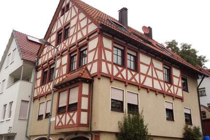 FÜR SINGLE ODER PAAR! Helle, sonnige 2 12 Zimmer - Dachgeschoss Wohnung mit Loggia in Weinstadt-Schnait 2 zimmer