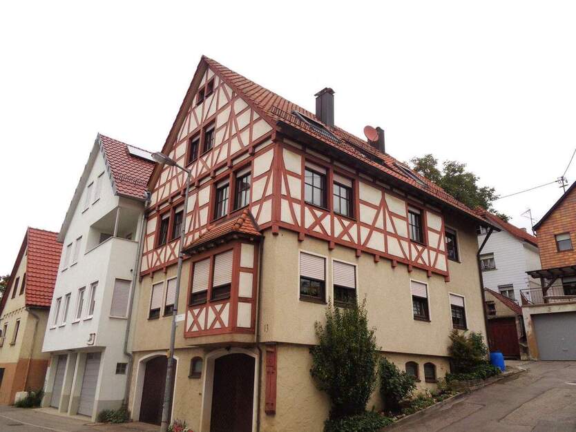 FÜR SINGLE ODER PAAR! Helle, sonnige 2 12 Zimmer - Dachgeschoss Wohnung mit Loggia in Weinstadt-Schnait 2 zimmer