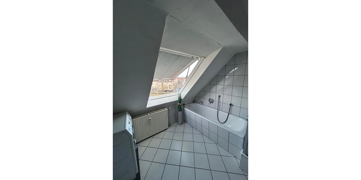 Dachgeschoßwohnung Bielefeld - 3.5 Zimmer, 100 m&sup2;, 850&euro; | Angebot:25903083