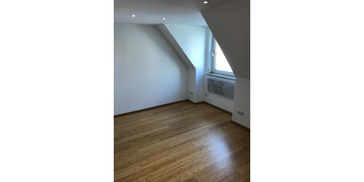 Dachgeschoßwohnung Karlsfeld - 2.5 Zimmer, 58 m&sup2;, 1.085&euro; | Angebot:26314002