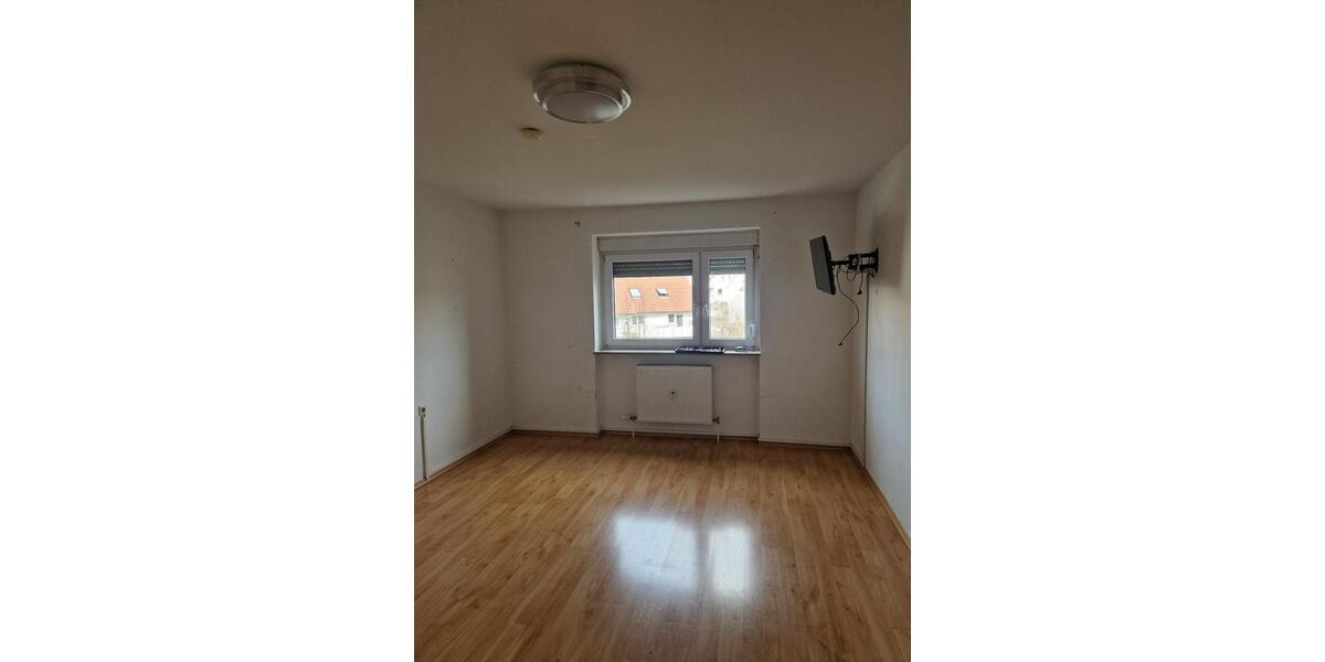 Etagenwohnung Rottendorf - 1 Zimmer, 85 m&sup2;, 805&euro; | Angebot:25650941