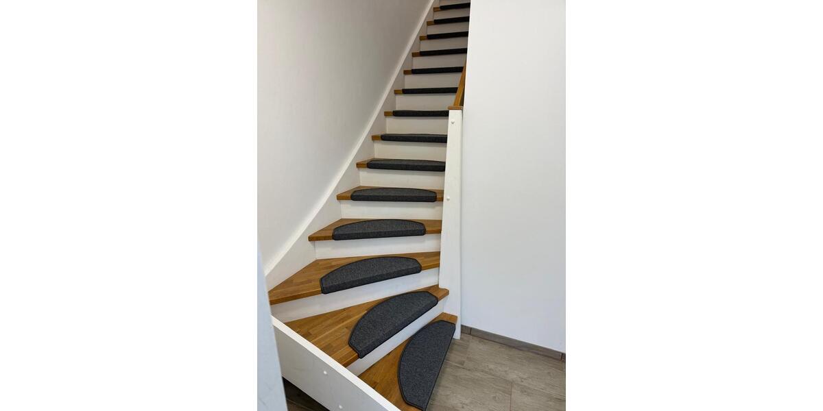 Dachgeschoßwohnung Stapel - 3 Zimmer, 80 m&sup2;, 1.000&euro; | Angebot:24818586