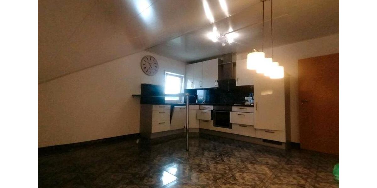 Dachgeschoßwohnung Langgöns - 3 Zimmer, 90 m&sup2;, 1.100&euro; | Angebot:26614041