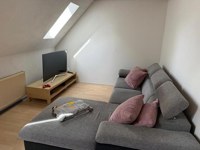 2- Zimmer Dachgeschoßwohnung in Lohr - Pflochsbach zu vermieten
