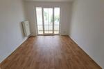 Gerade in Renovierung für Sie - Helle 4-Raum-Wohnung mit Balkon - Stellplatz möglich