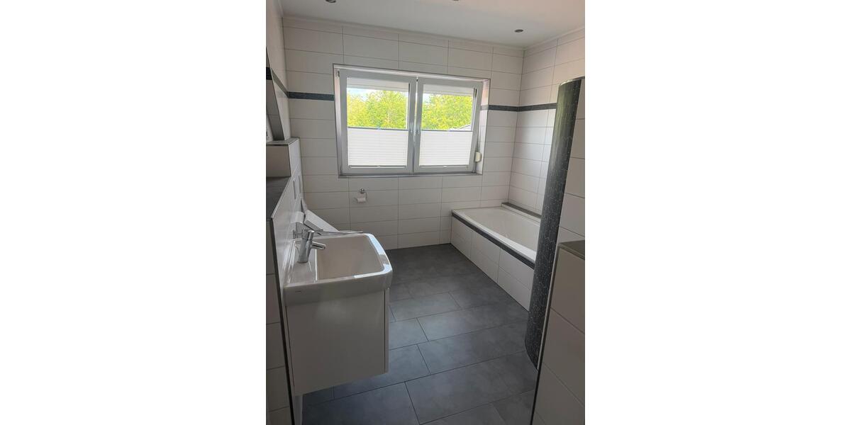 Dachgeschoßwohnung Todesfelde - 2.5 Zimmer, 75 m&sup2;, 1.000&euro; | Angebot:26611995