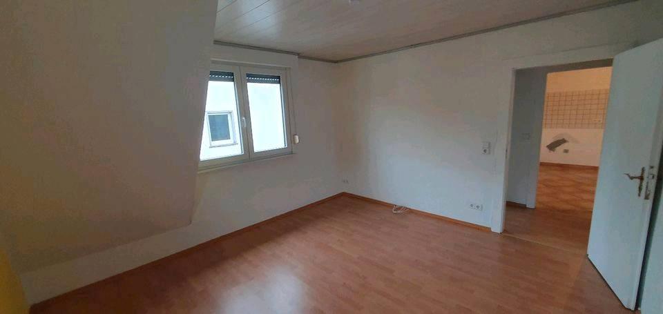 Dachgeschoßwohnung Dieblich - 3 Zimmer, 120 m&sup2;, 700&euro; | Angebot:26048656