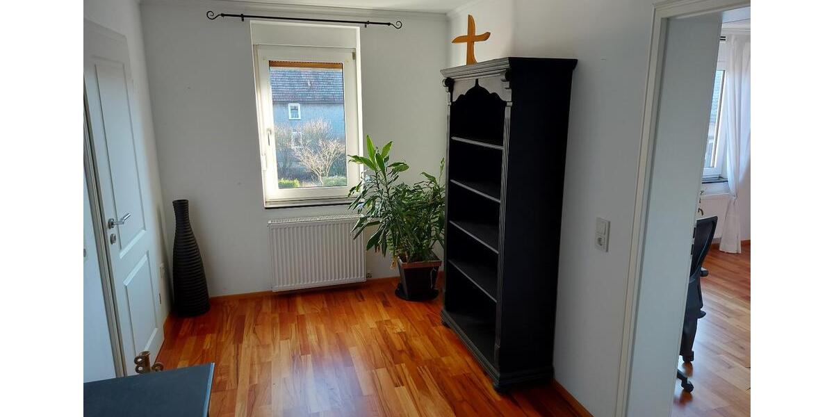 Etagenwohnung Münchhausen - 8 Zimmer, 130 m&sup2;, 1.150&euro; | Angebot:25701477