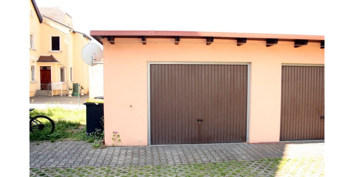 Schicke Dachgeschosswohnung mit EBK! - Dachgeschoßwohnung Bernsdorf | Angebot:24116791