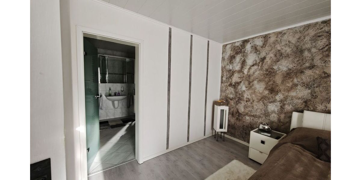 Einzigartige großzügige 3-Zimmer-Wohnung mit Dachterrasse - Etagenwohnung Tiefenbronn | Angebot:25652070