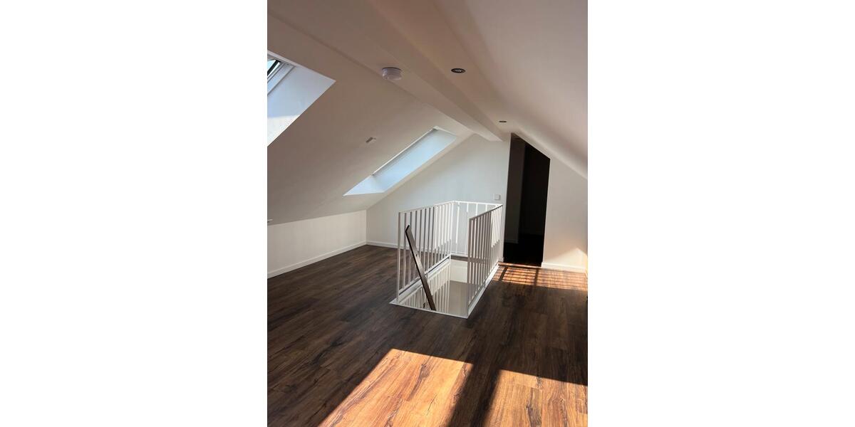 Maisonettewohnung renoviert+möbliert+2xBalkon+EBK+TG+Klimaanlage 3.5 zimmer