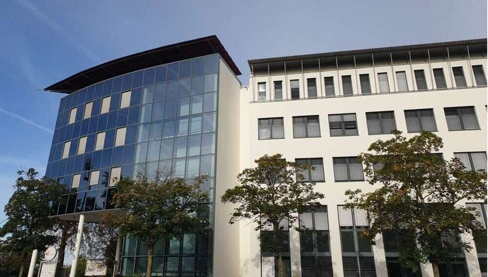 Büro in Freiburg 3.190 € 290 m²