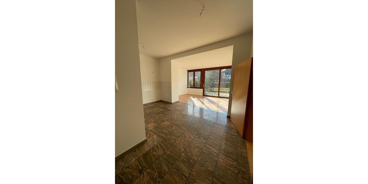 Erdgeschoßwohnung Zschopau - 2 Zimmer, 71 m&sup2;, 599&euro; | Angebot:25270640