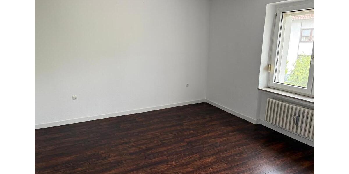 Etagenwohnung Petersberg - 3 Zimmer, 78 m&sup2;, 700&euro; | Angebot:26686673