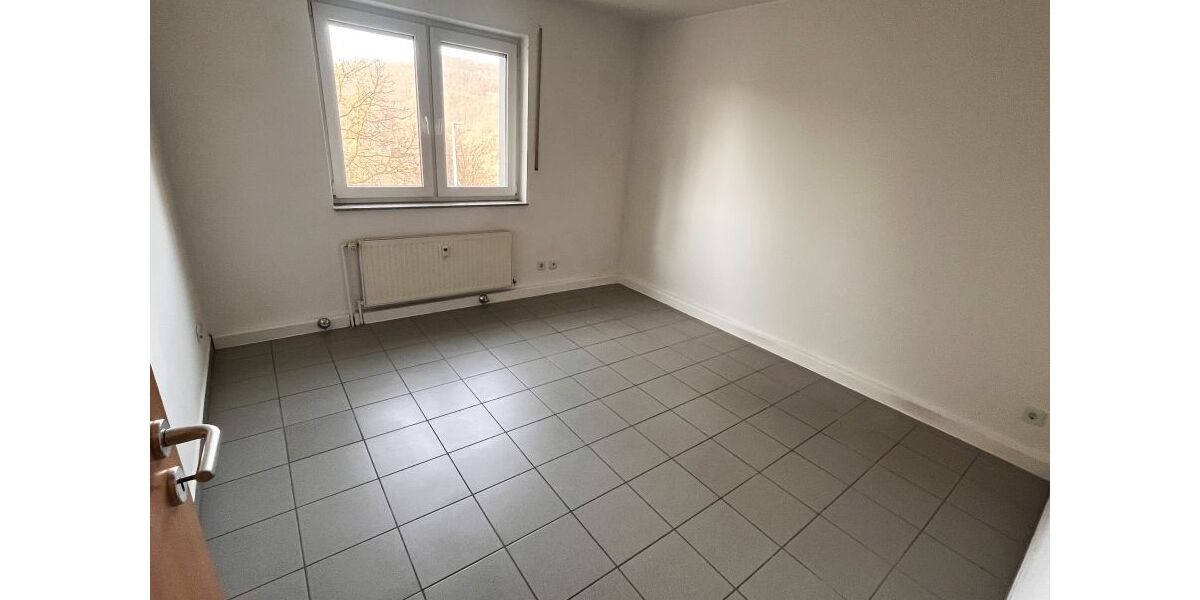 3 Zimmer, Balkon, Küche, Diele, Bad, Gäste Bad. - 3- Plettenberg Eschen | Angebot:25416152