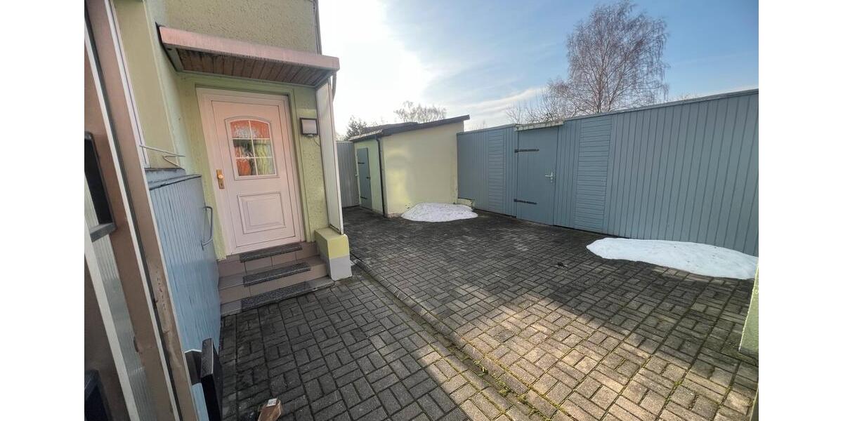 Etagenwohnung Eisleben (Lutherstadt) - 3 Zimmer, 85 m&sup2;, 530&euro; | Angebot:24563449
