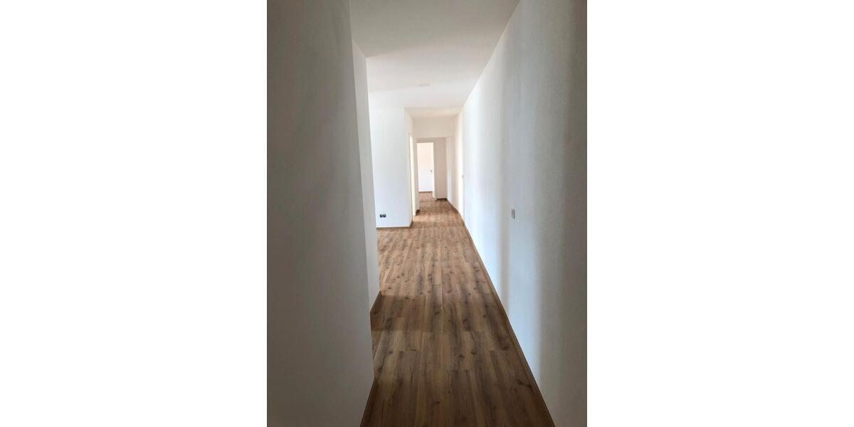 Etagenwohnung Grimma - 4 Zimmer, 106 m&sup2;, 1.170&euro; | Angebot:26066987