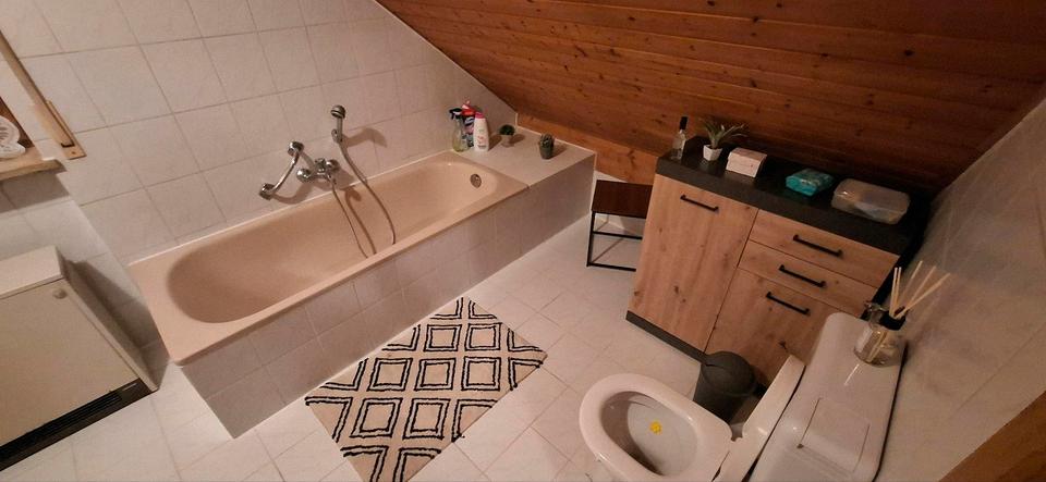 Dachgeschosswohnung mit Balkon 2 zimmer