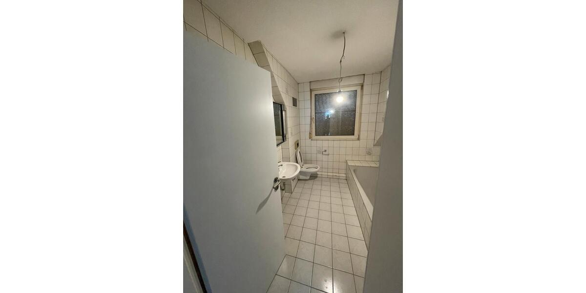 Dachgeschoßwohnung Bad Vilbel - 4 Zimmer, 92 m&sup2;, 1.350&euro; | Angebot:25148125