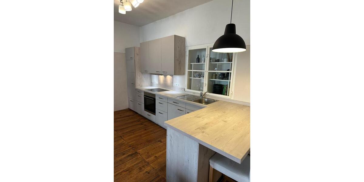 Etagenwohnung Burghausen - 2 Zimmer, 107 m&sup2;, 1.025&euro; | Angebot:25378085