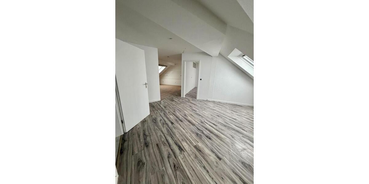 Dachgeschoßwohnung Wuppertal Unterbarmen - 5 Zimmer, 85 m&sup2;, 800&euro; | Angebot:25143081
