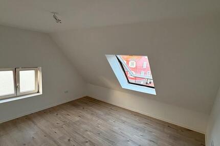 2-Zimmer-Dachgeschosswohnung in zentraler Lage in Ettenheim zimmer
