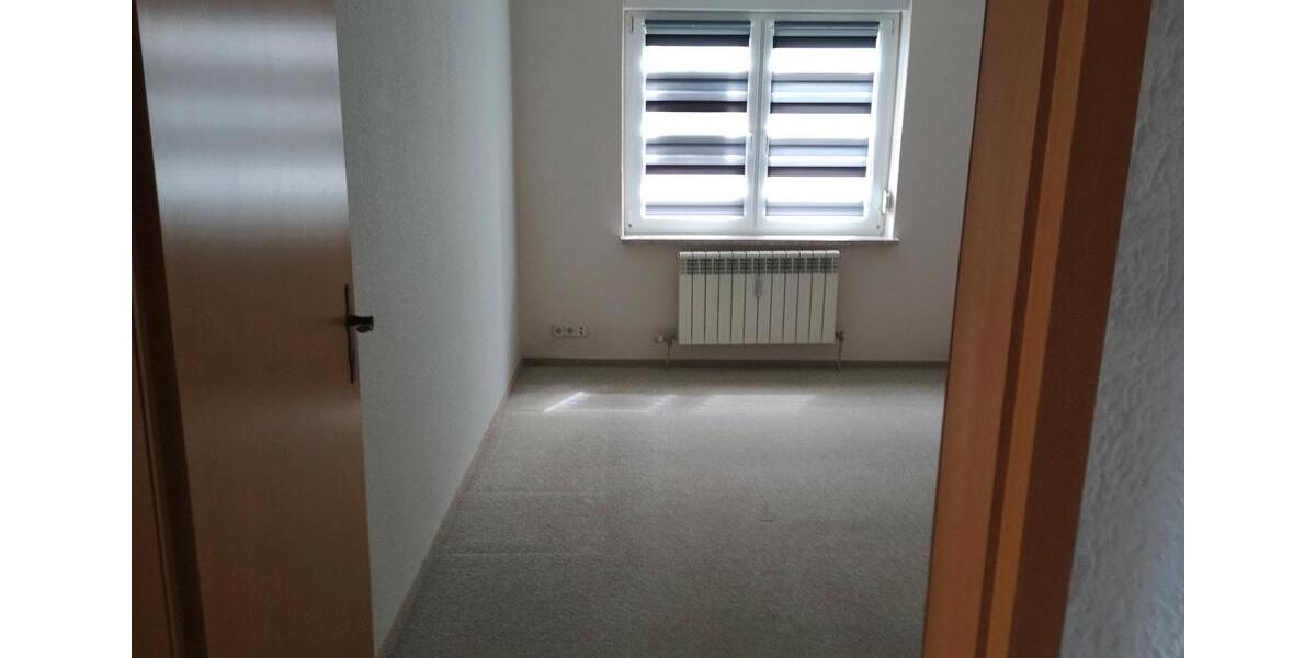 Etagenwohnung Hettstedt - 3 Zimmer, 55 m&sup2;, 300&euro; | Angebot:25992952