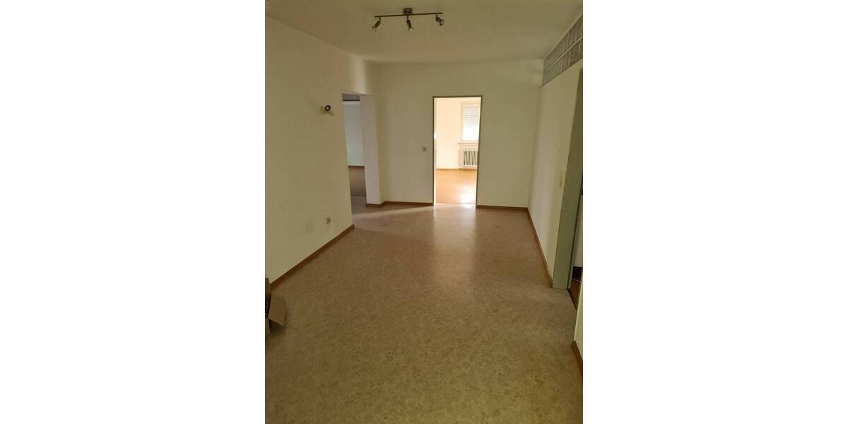 Etagenwohnung Ebringen - 4 Zimmer, 110 m&sup2;, 1.420&euro; | Angebot:26330161