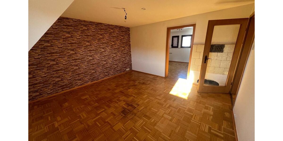 Dachgeschoßwohnung Dotternhausen - 3 Zimmer, 64 m&sup2;, 570&euro; | Angebot:25306813