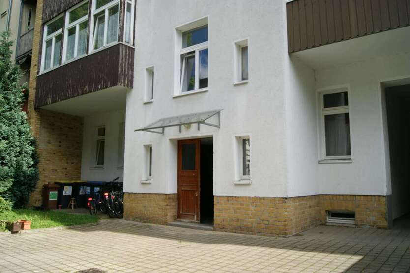 2-Zimmer-Whg im Erdgeschoß - separate Küche, Tageslichtbad mit Dusche, Laminat 2 zimmer