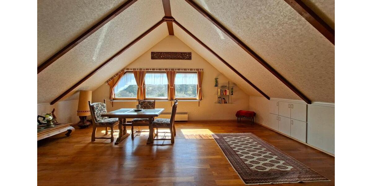 Dachgeschoßwohnung Solms - 2.5 Zimmer, 80 m&sup2;, 500&euro; | Angebot:26463146