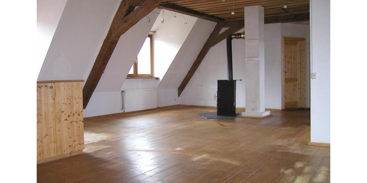 Dachgeschoßwohnung Ipsheim - 4 Zimmer, 105 m&sup2;, 760&euro; | Angebot:26670230