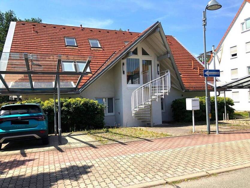 Schöne 1-RaumWohnung mit Balkon, Stpl. und EBK in ruhiger Wohnsiedlung!