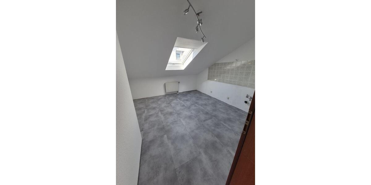Dachgeschoßwohnung Andechs - 3 Zimmer, 75 m&sup2;, 1.100&euro; | Angebot:26427229