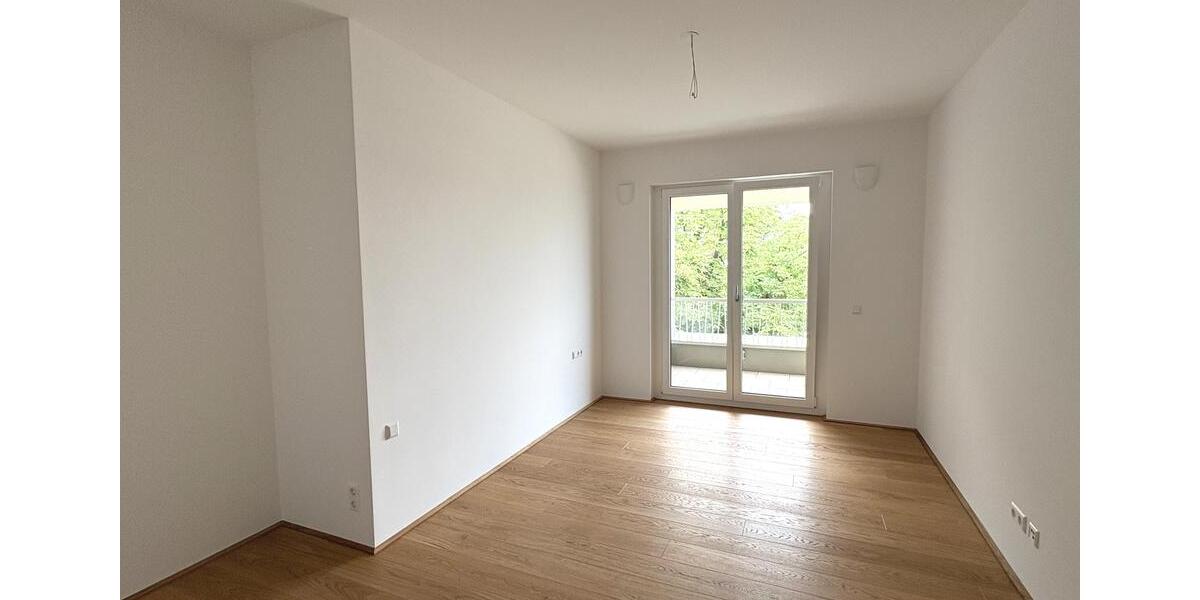 Dachgeschoßwohnung Leonberg - 4 Zimmer, 124 m&sup2;, 2.472&euro; | Angebot:24919337