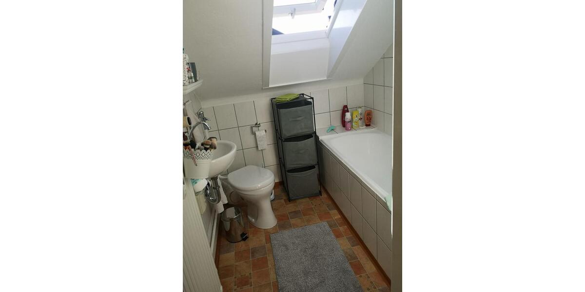 Dachgeschoßwohnung Weiden in der Oberpfalz - 1.5 Zimmer, 27 m&sup2;, 280&euro; | Angebot:26535736