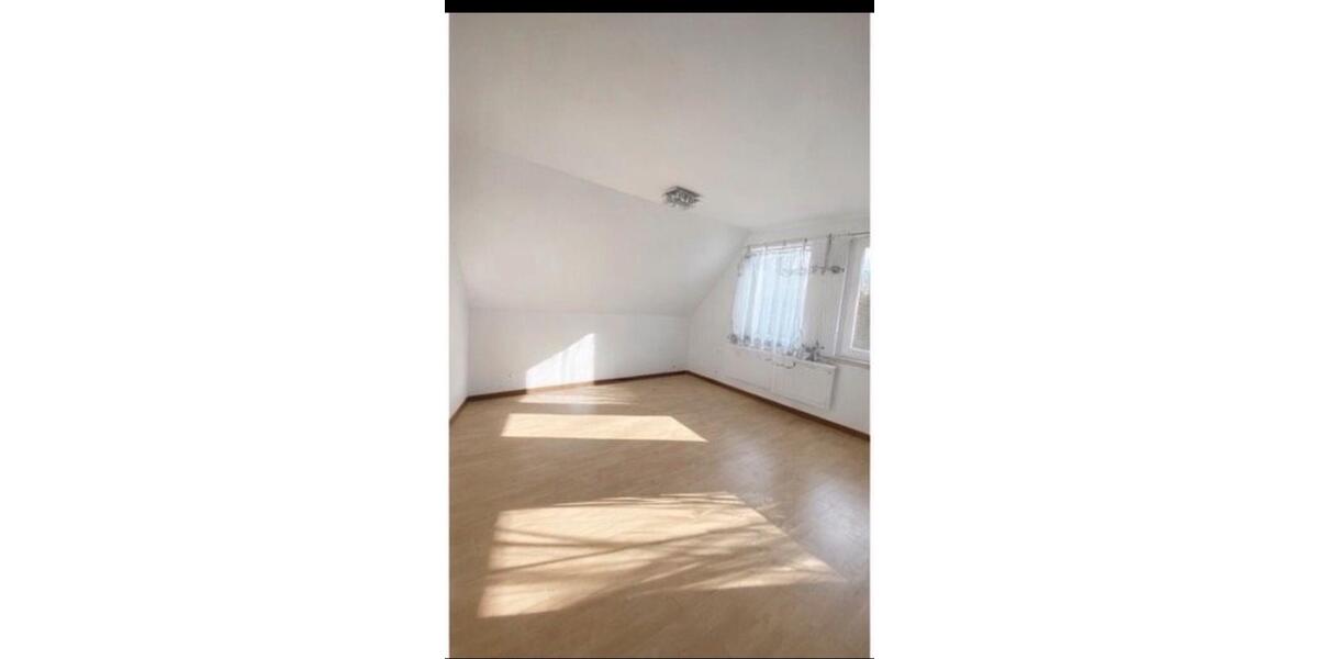 Dachgeschoßwohnung Rodenberg - 3 Zimmer, 84 m&sup2;, 850&euro; | Angebot:25803885