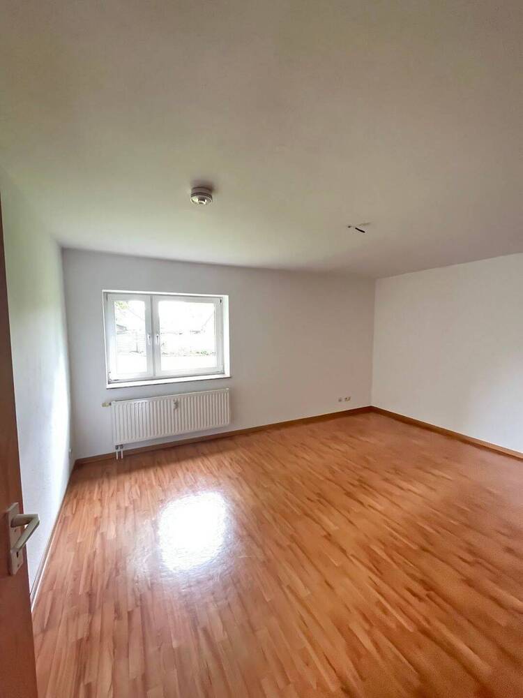 Kleine, gepflegte 2,5-Zimmer-Wohnung für die kleine Familie!