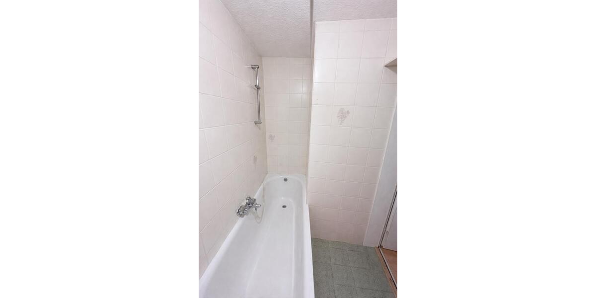 Erdgeschoßwohnung Lage - 2 Zimmer, 51 m&sup2;, 480&euro; | Angebot:25978312