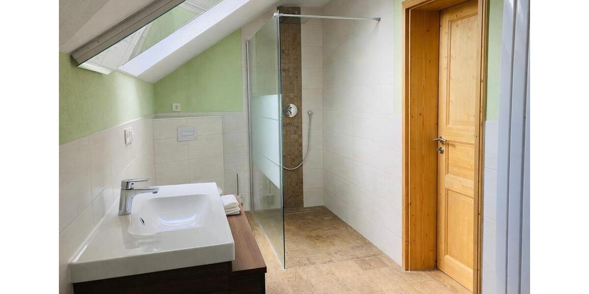 Dachgeschoßwohnung Auerbach/Vogtland Vogtland - 2.5 Zimmer, 67 m&sup2;, 620&euro; | Angebot:24827828