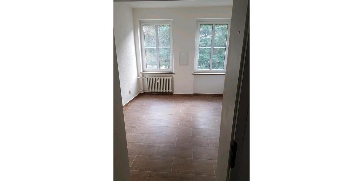 Erdgeschoßwohnung Sitzendorf - 4 Zimmer, 82 m&sup2;, 490&euro; | Angebot:25886936